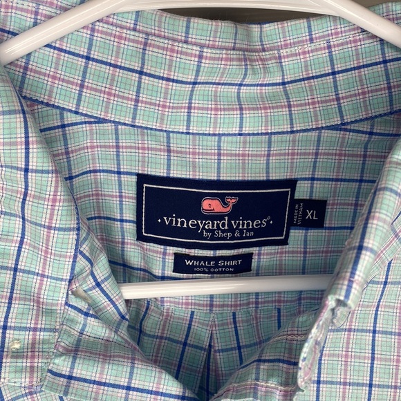 Vineyard vines, button down - Picture 3 of 6